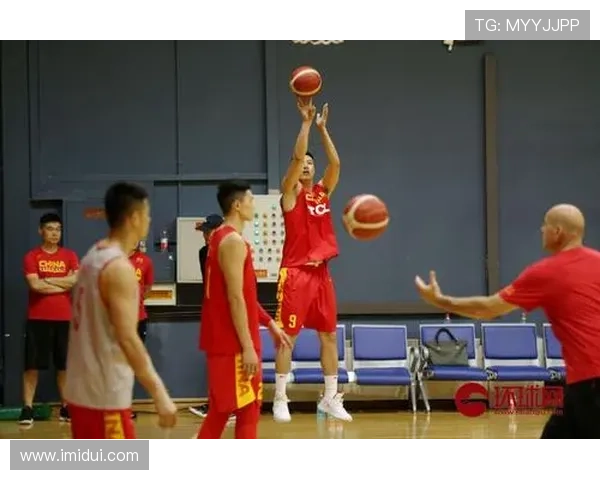 中国篮球队全力备战世界杯首场比赛 球员状态火热目标力争小组出线