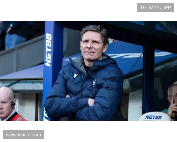 南安普顿俱乐部宣布新任主教练上任并计划重建球队阵容 南安普顿俱乐部宣布新任主教练上任并计划重建球队阵容