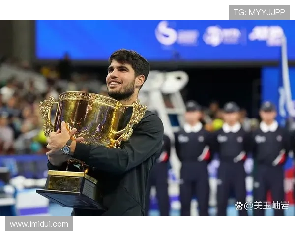 网球赛场风云再起 赛季收官之战各大明星争夺年终冠军