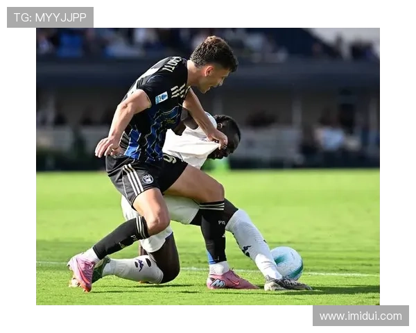 萨索洛足球俱乐部最新动态解析 球员转会与战术调整前景分析 萨索洛足球俱乐部最新动态解析 球员转会与战术调整前景分析