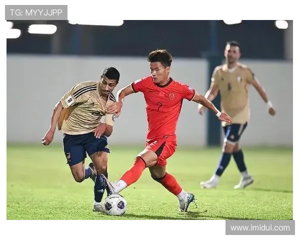 中国足球联赛新赛季揭幕战精彩纷呈 上演多场激烈对决引发球迷热议