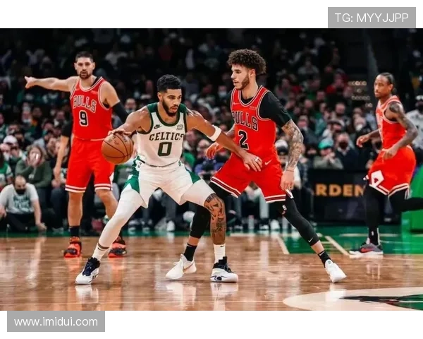 公牛队新赛季战略调整引热议核心球员动向成联盟焦点管理层布局受关注