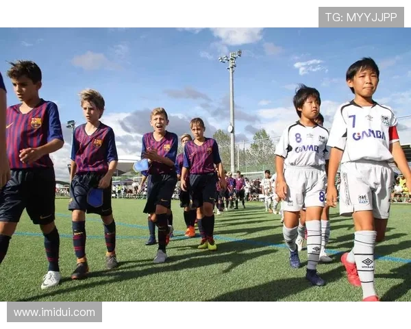 南特俱乐部新赛季调整阵容强化青训力求联赛稳定提升与球迷共建未来