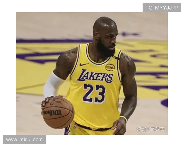 詹姆斯复出引领湖人逆袭取胜 个人数据突破新高季后赛席位再度稳固